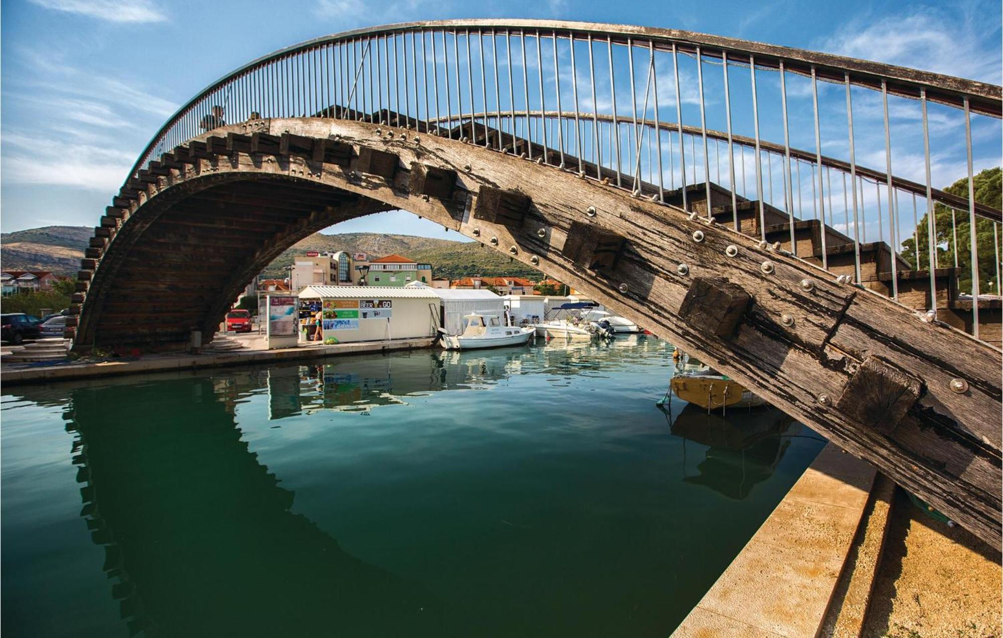 3 Bedroom Gorgeous Apartment In Trogir Bagian luar foto