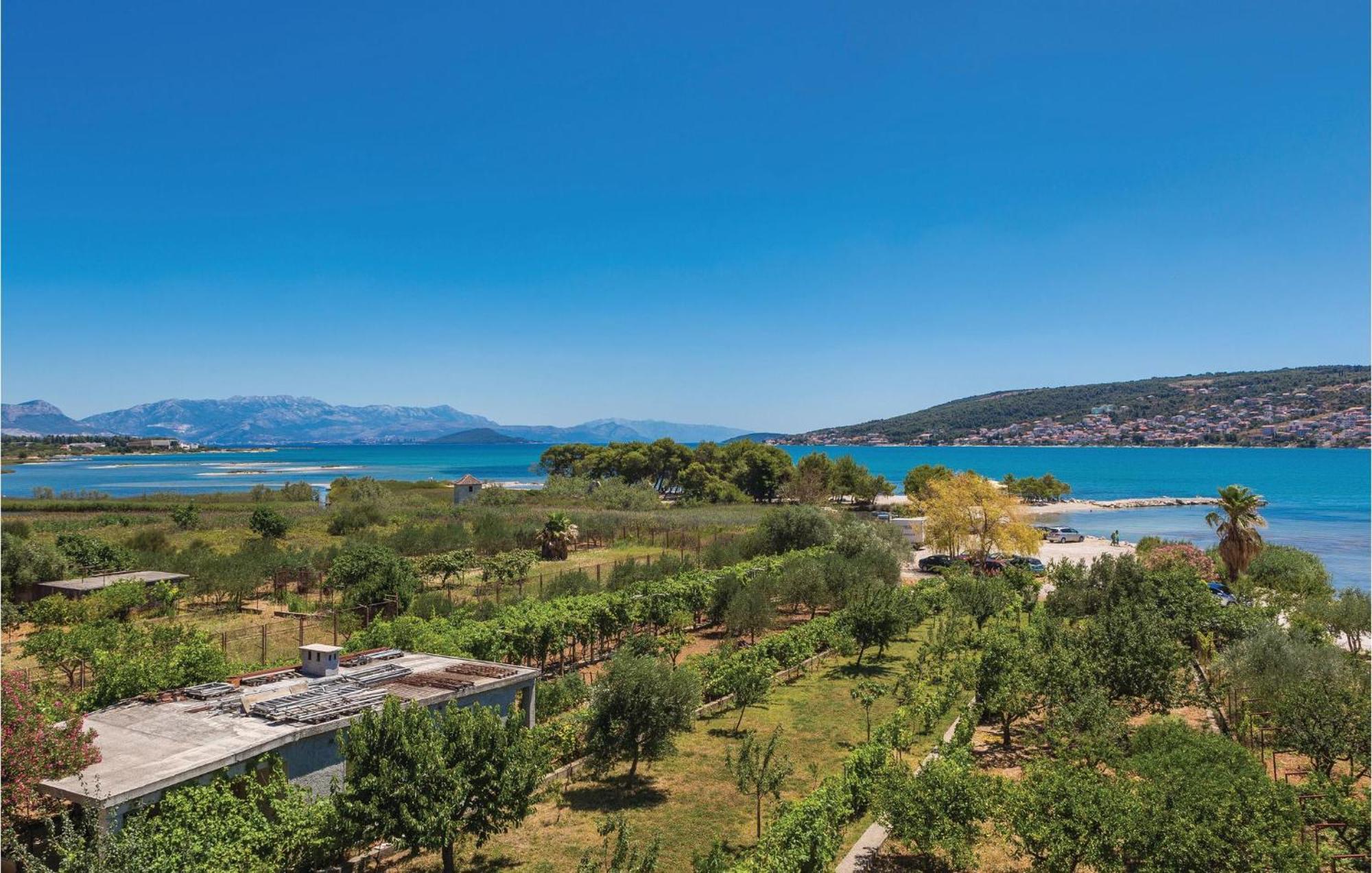3 Bedroom Gorgeous Apartment In Trogir Bagian luar foto