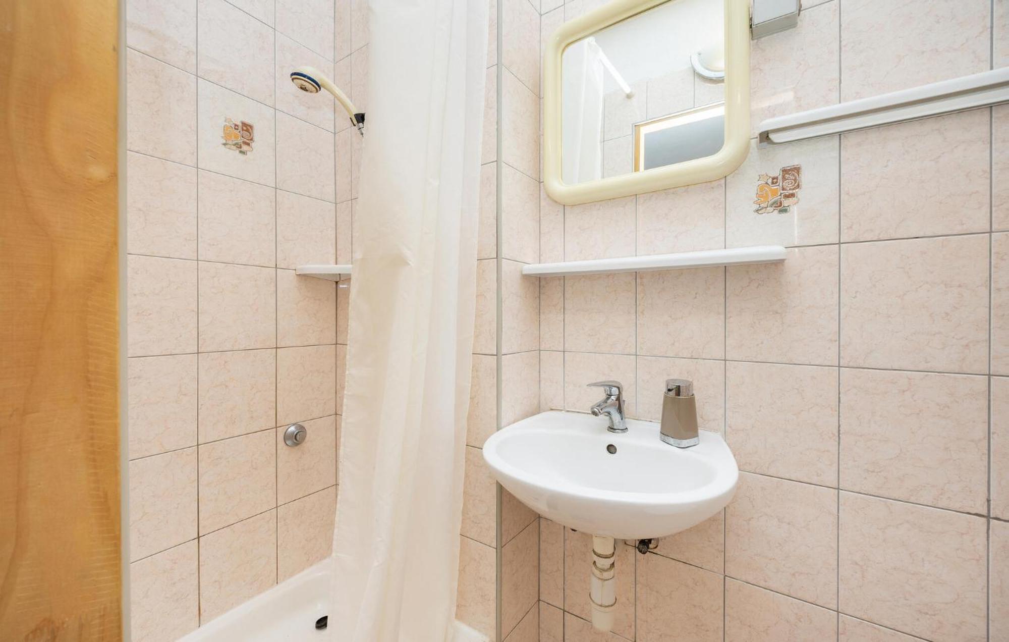 3 Bedroom Gorgeous Apartment In Trogir Bagian luar foto