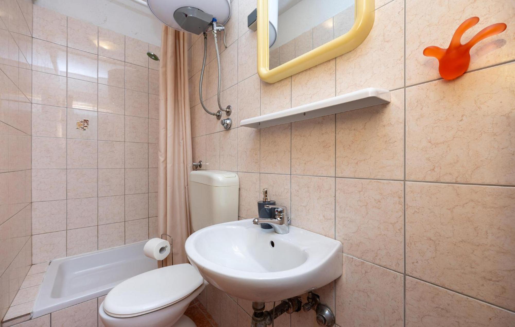 3 Bedroom Gorgeous Apartment In Trogir Bagian luar foto