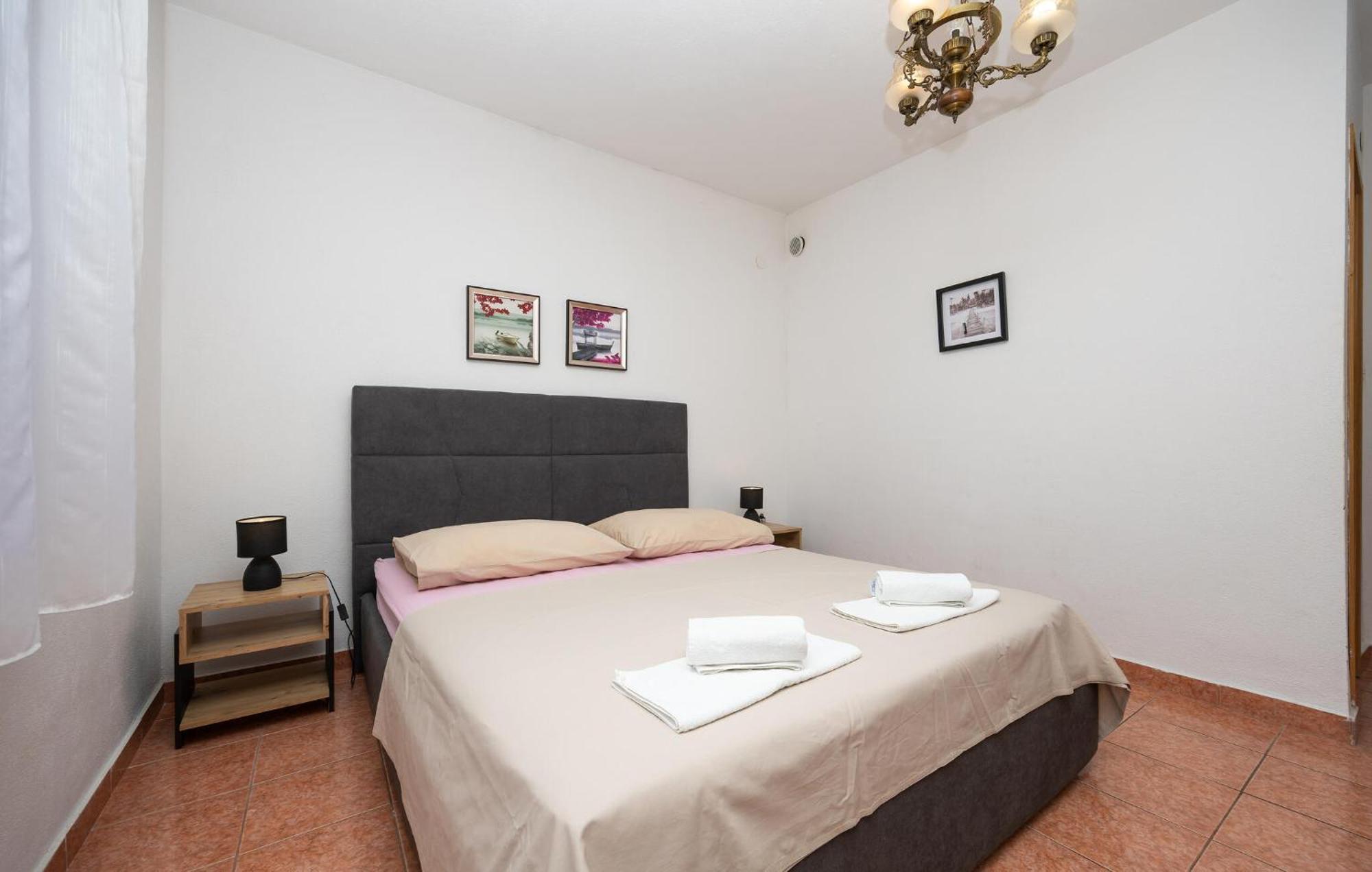 3 Bedroom Gorgeous Apartment In Trogir Bagian luar foto
