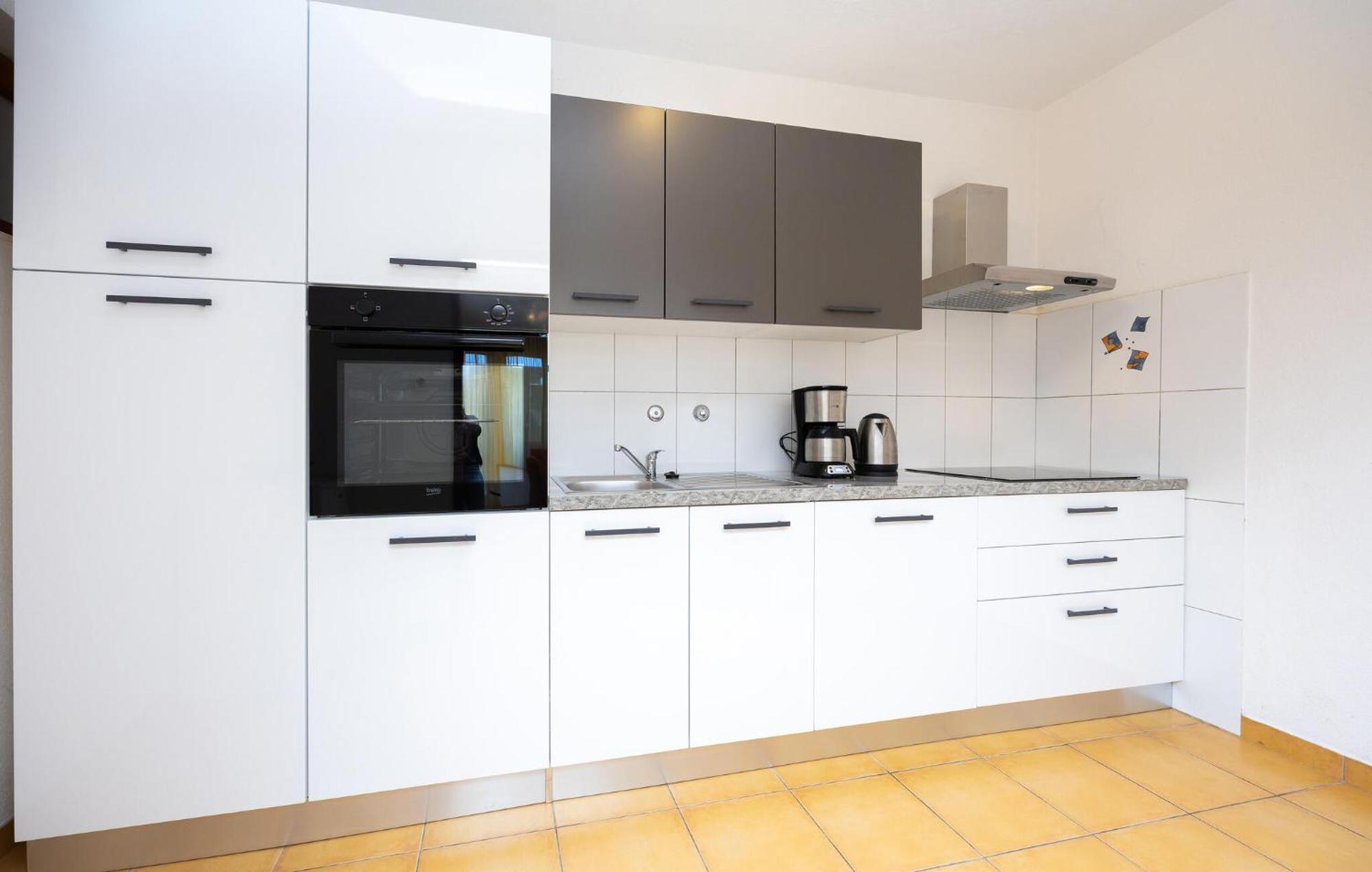 3 Bedroom Gorgeous Apartment In Trogir Bagian luar foto