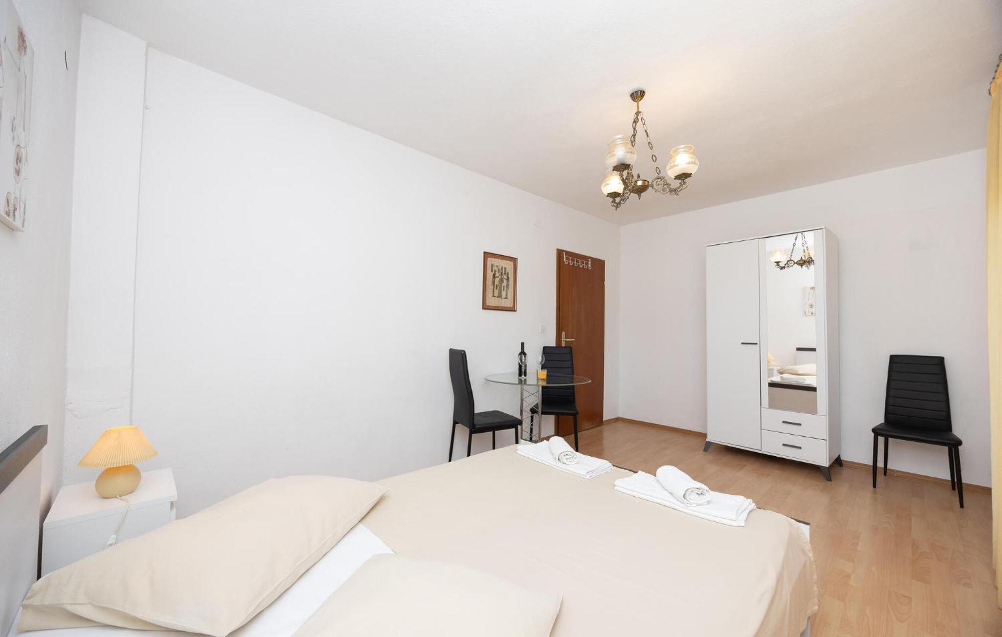 3 Bedroom Gorgeous Apartment In Trogir Bagian luar foto