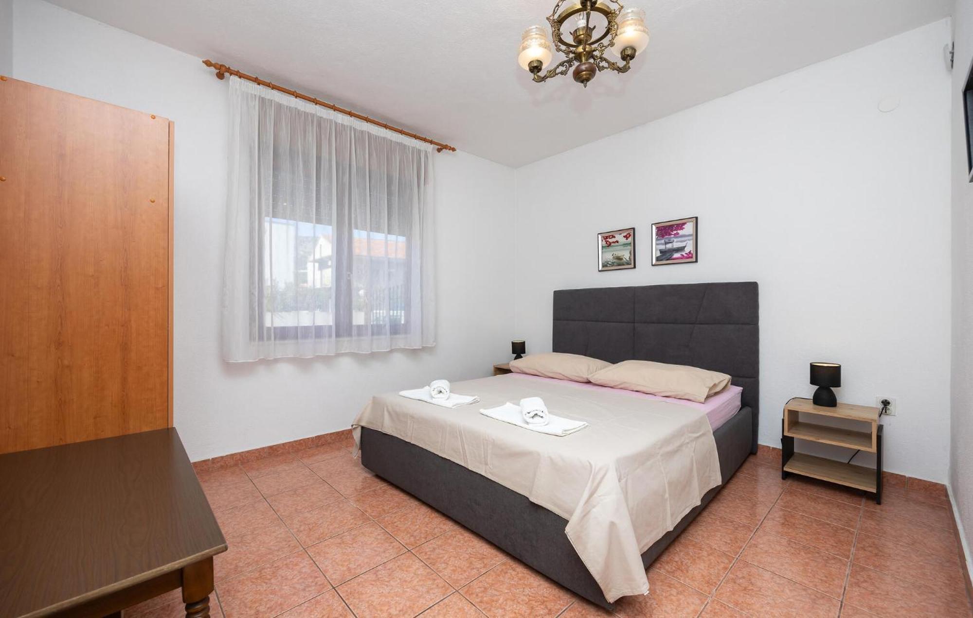 3 Bedroom Gorgeous Apartment In Trogir Bagian luar foto